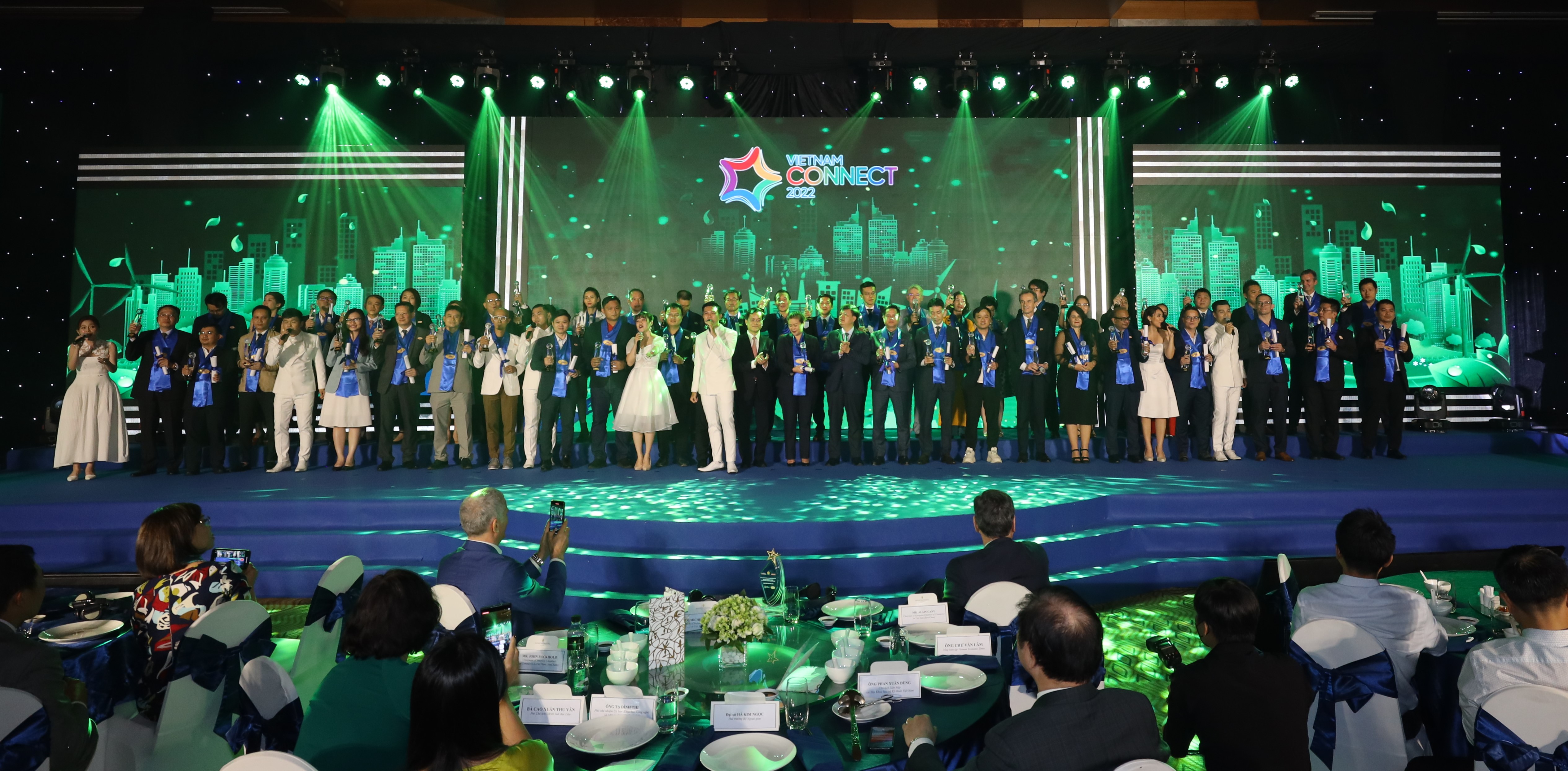 SUNTORY PEPSICO ĐƯỢC VINH DANH TRONG TOP 50 DOANH NGHIỆP RỒNG VÀNG TIÊU BIỂU 2022